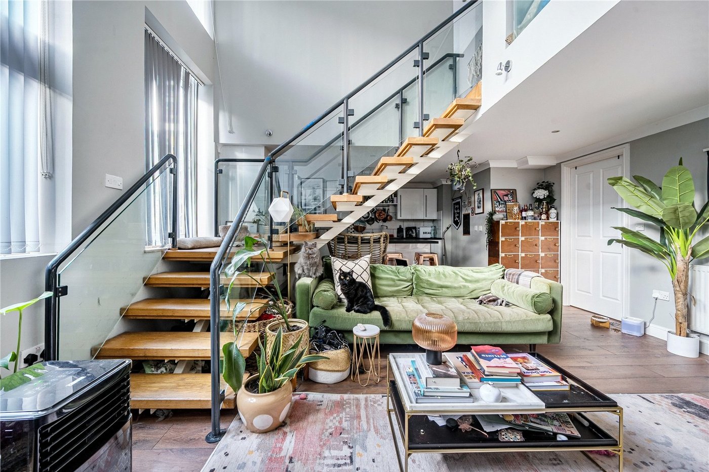 2 bedroom property for sale in London | Robinson Jackson