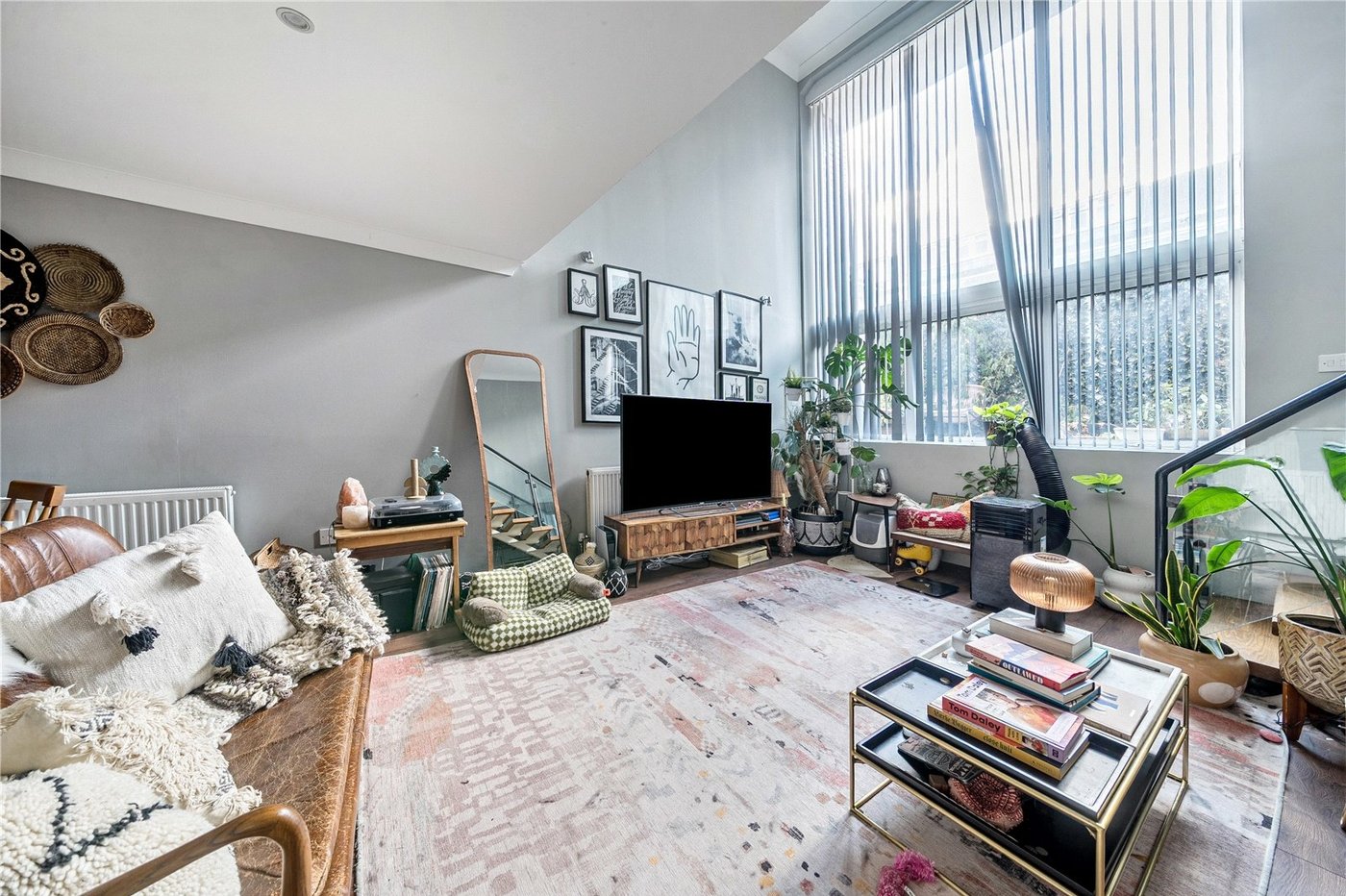 2 bedroom property for sale in London | Robinson Jackson