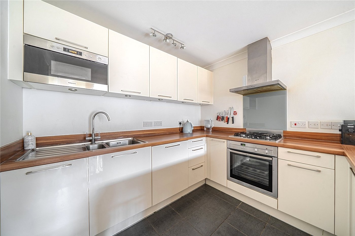 2 bedroom property for sale in Sydenham | Robinson Jackson