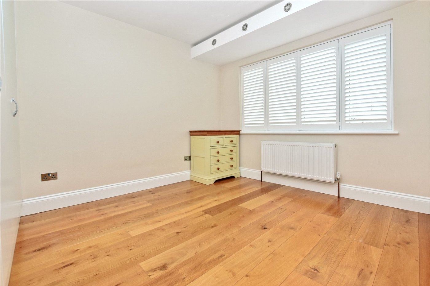 3 bedroom bungalow for sale in Bexleyheath | Robinson Jackson