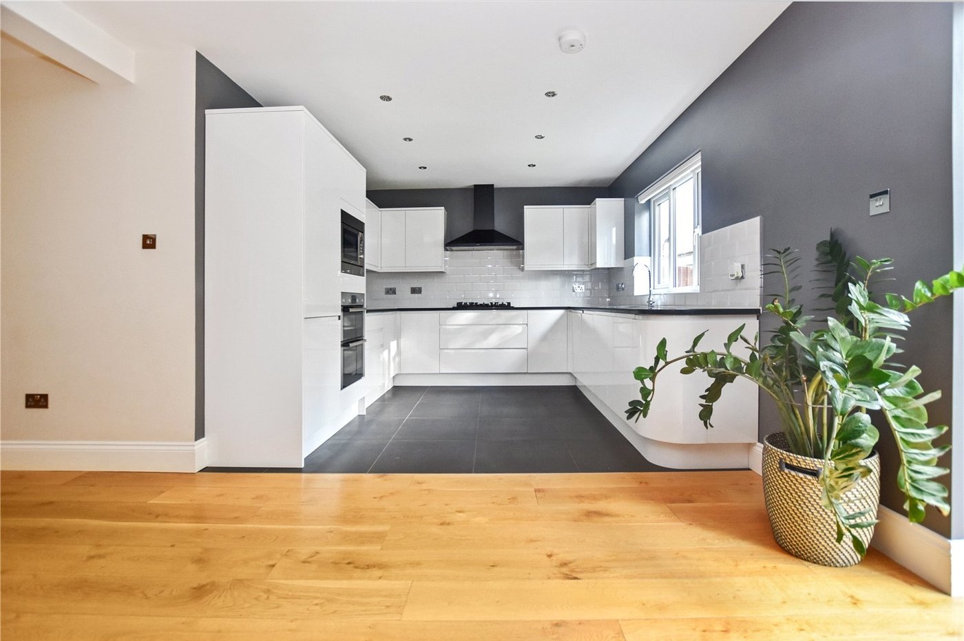 3 bedroom bungalow for sale in Bexleyheath | Robinson Jackson