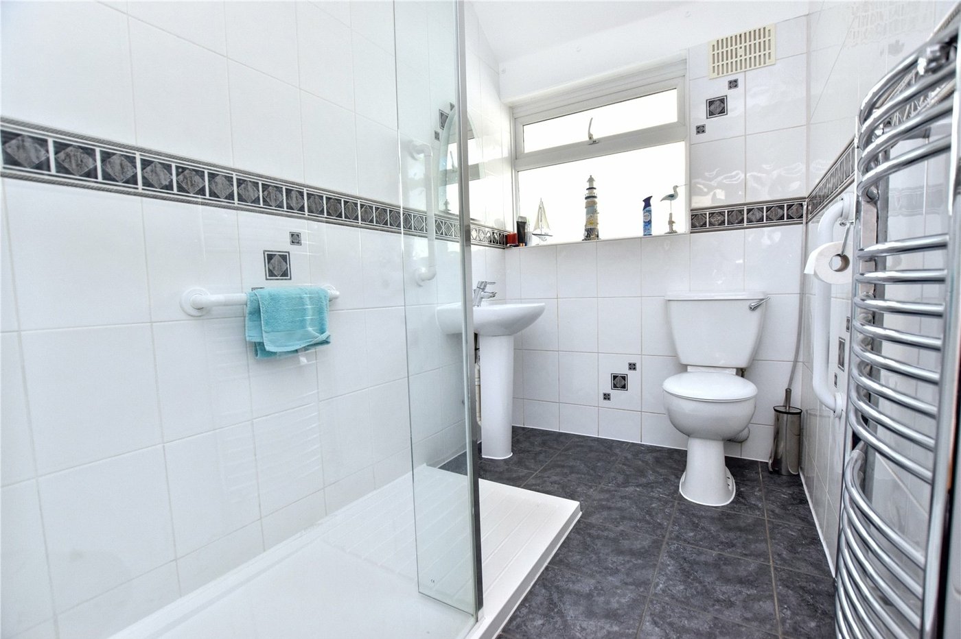2 bedroom bungalow for sale in Bexleyheath | Robinson Jackson