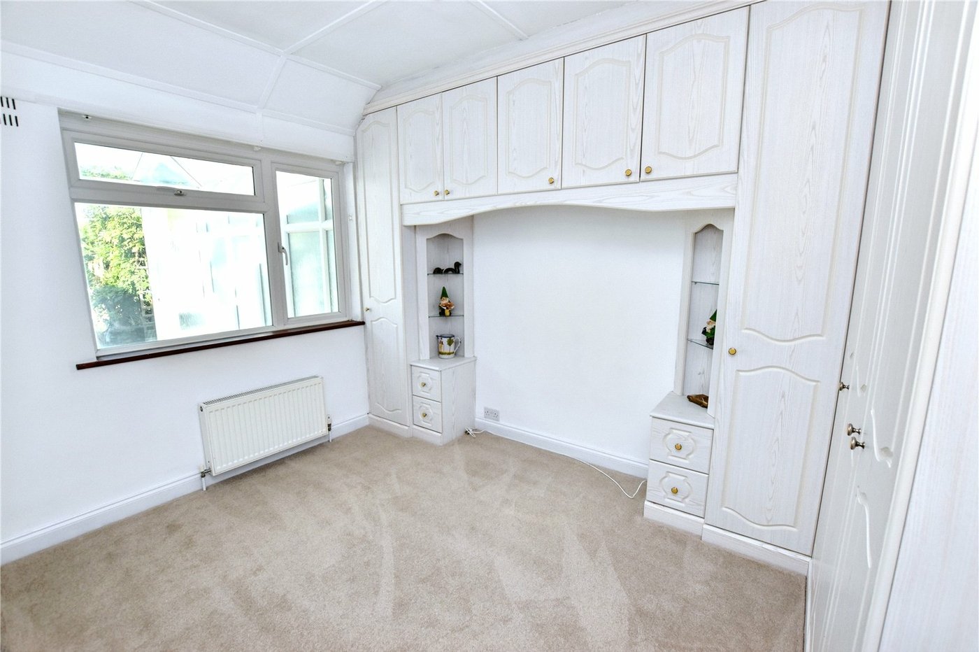 2 bedroom bungalow for sale in Bexleyheath | Robinson Jackson