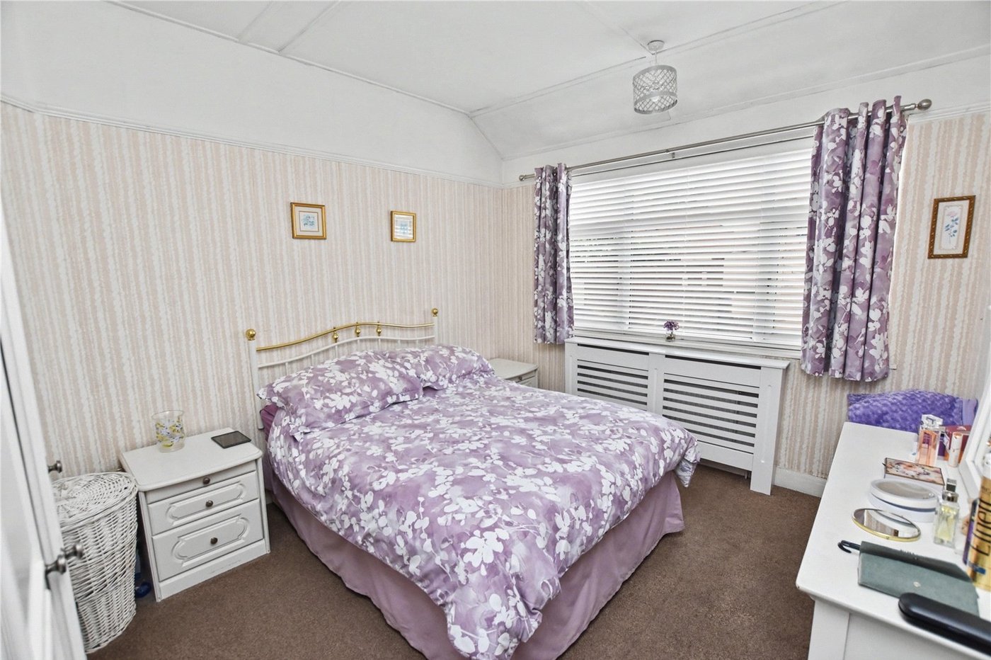 2 bedroom bungalow for sale in Bexleyheath | Robinson Jackson