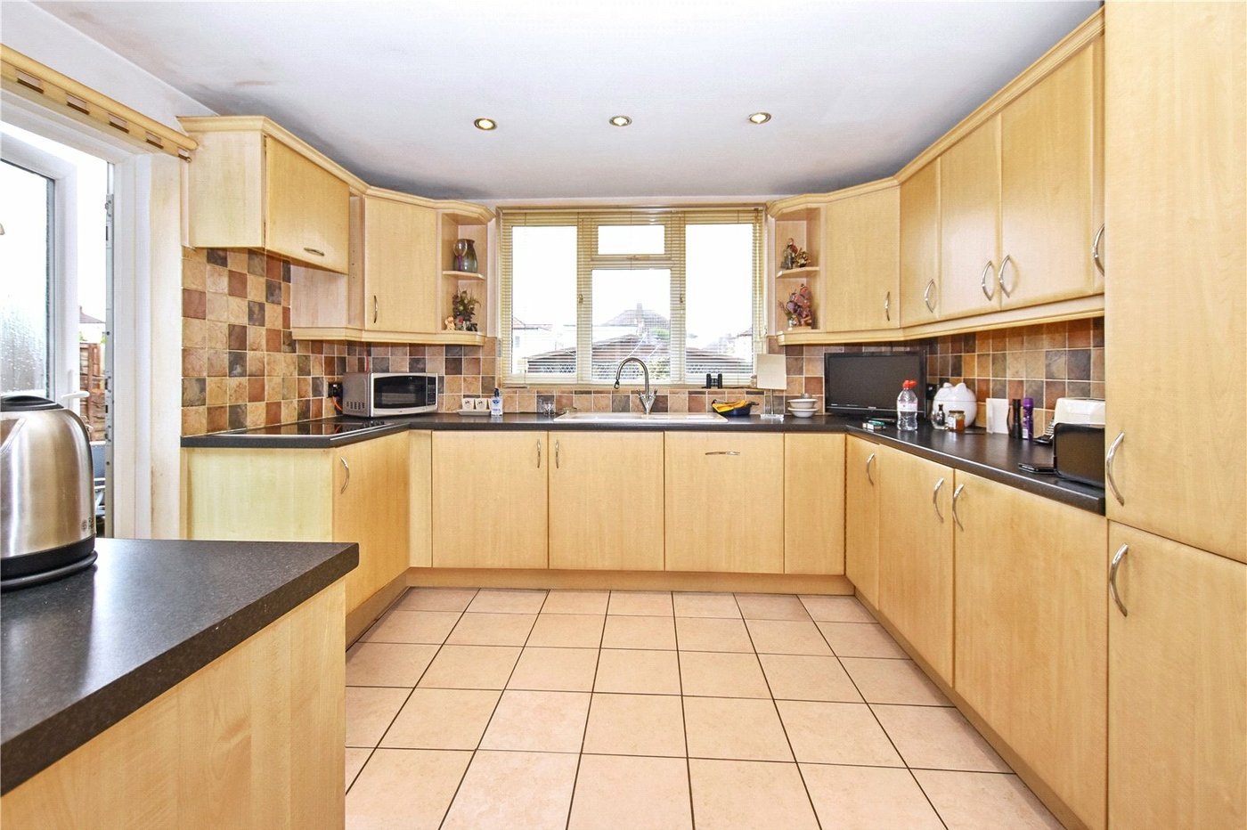 2 bedroom bungalow for sale in Bexleyheath | Robinson Jackson