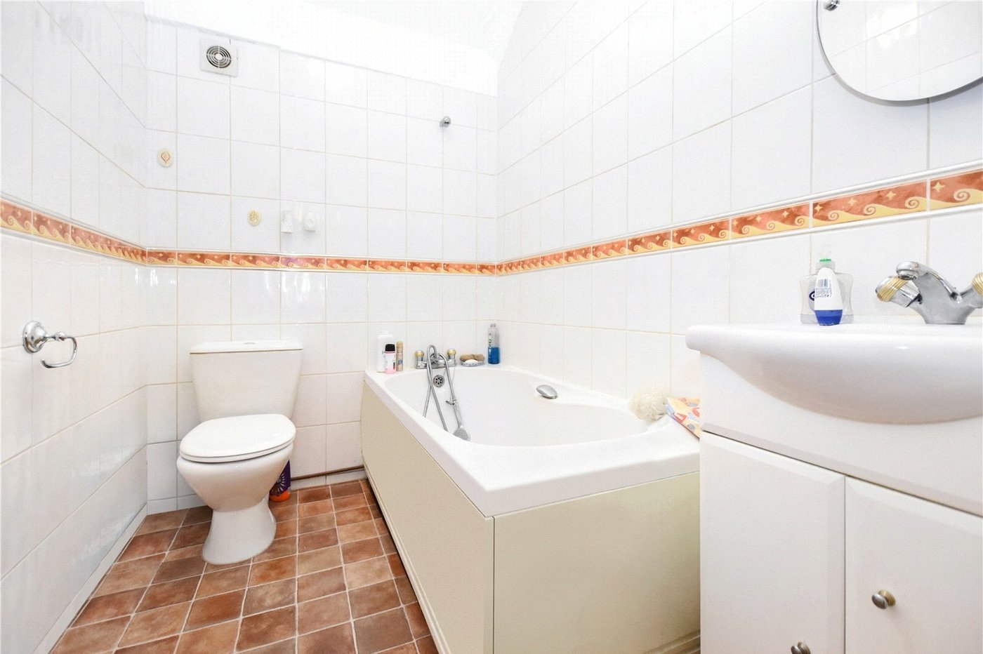 2 bedroom bungalow for sale in Bexleyheath | Robinson Jackson