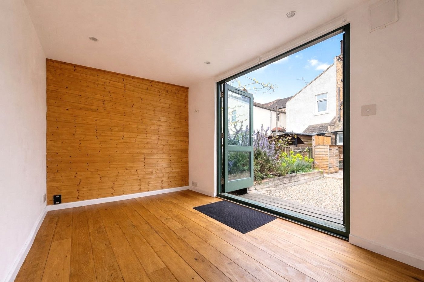 1 bedroom property for sale in Plumstead Common | Robinson Jackson