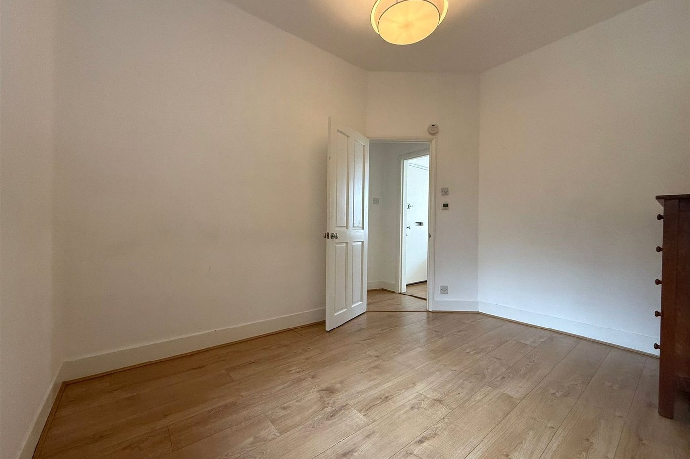 1 bedroom property for sale in Plumstead Common | Robinson Jackson