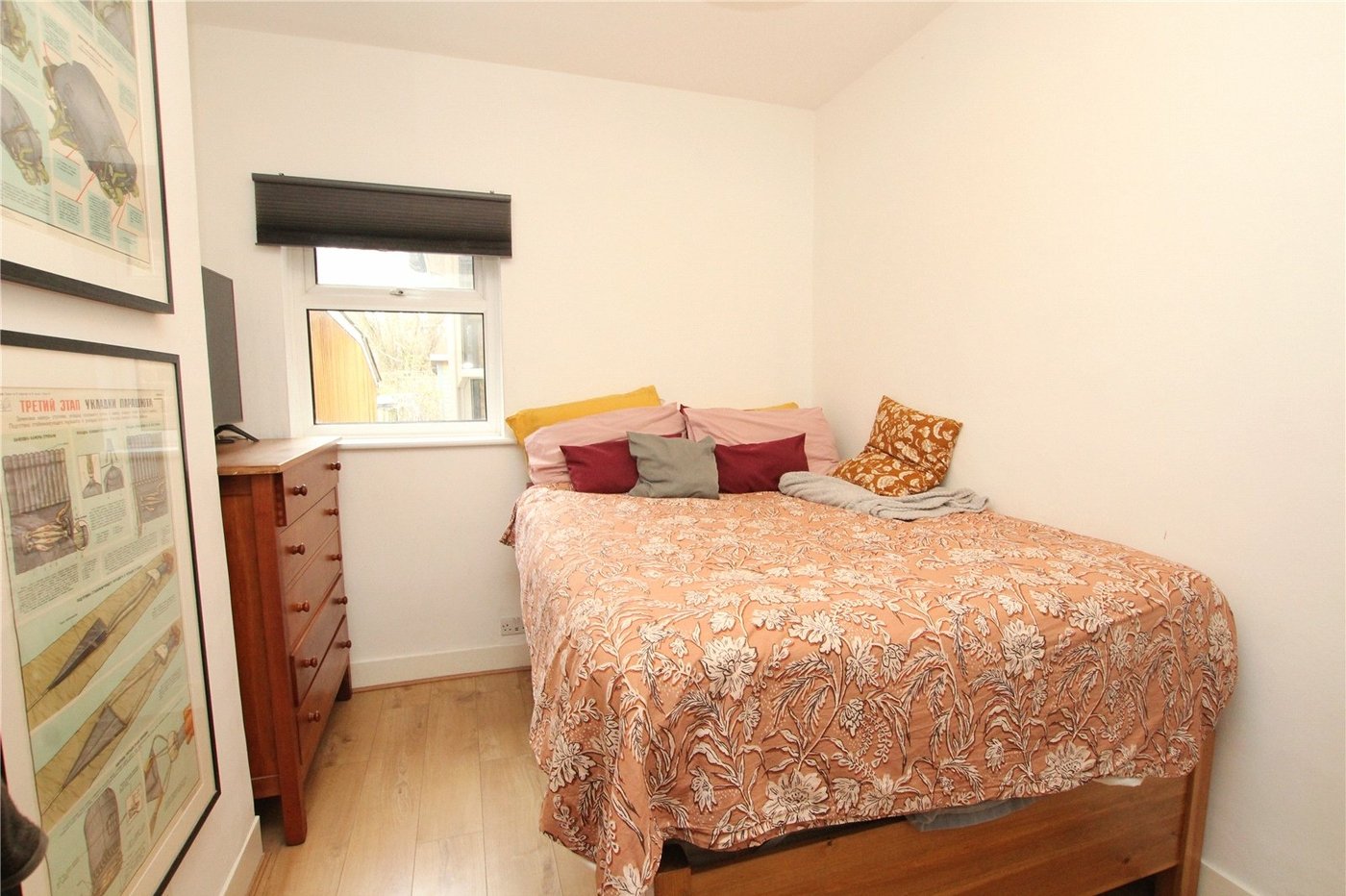 1 bedroom property for sale in Plumstead Common | Robinson Jackson