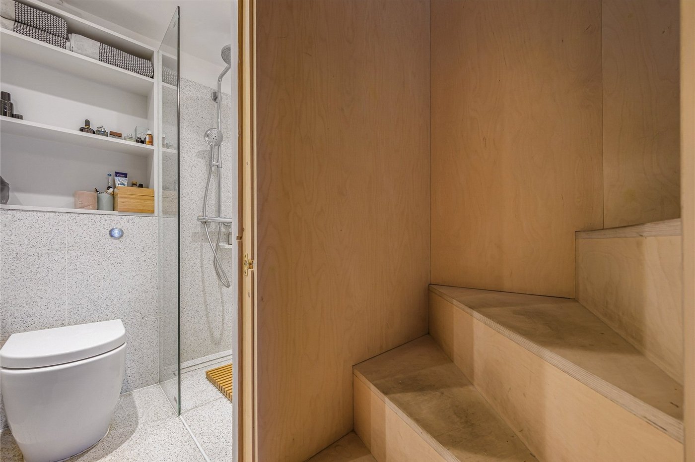 2 bedroom property for sale in Plumstead Common | Robinson Jackson