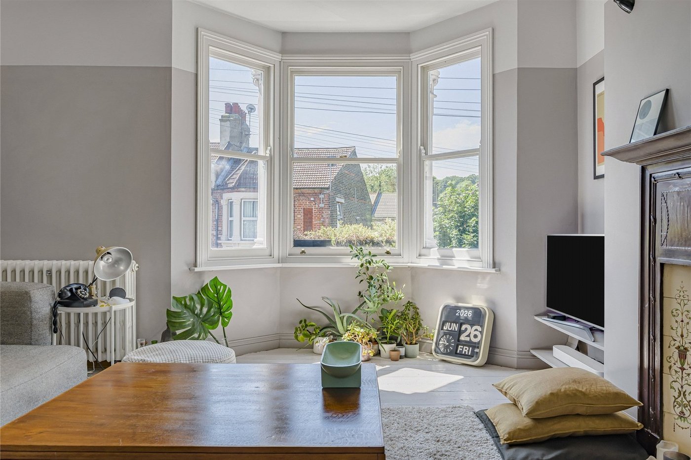 2 bedroom property for sale in Plumstead Common | Robinson Jackson