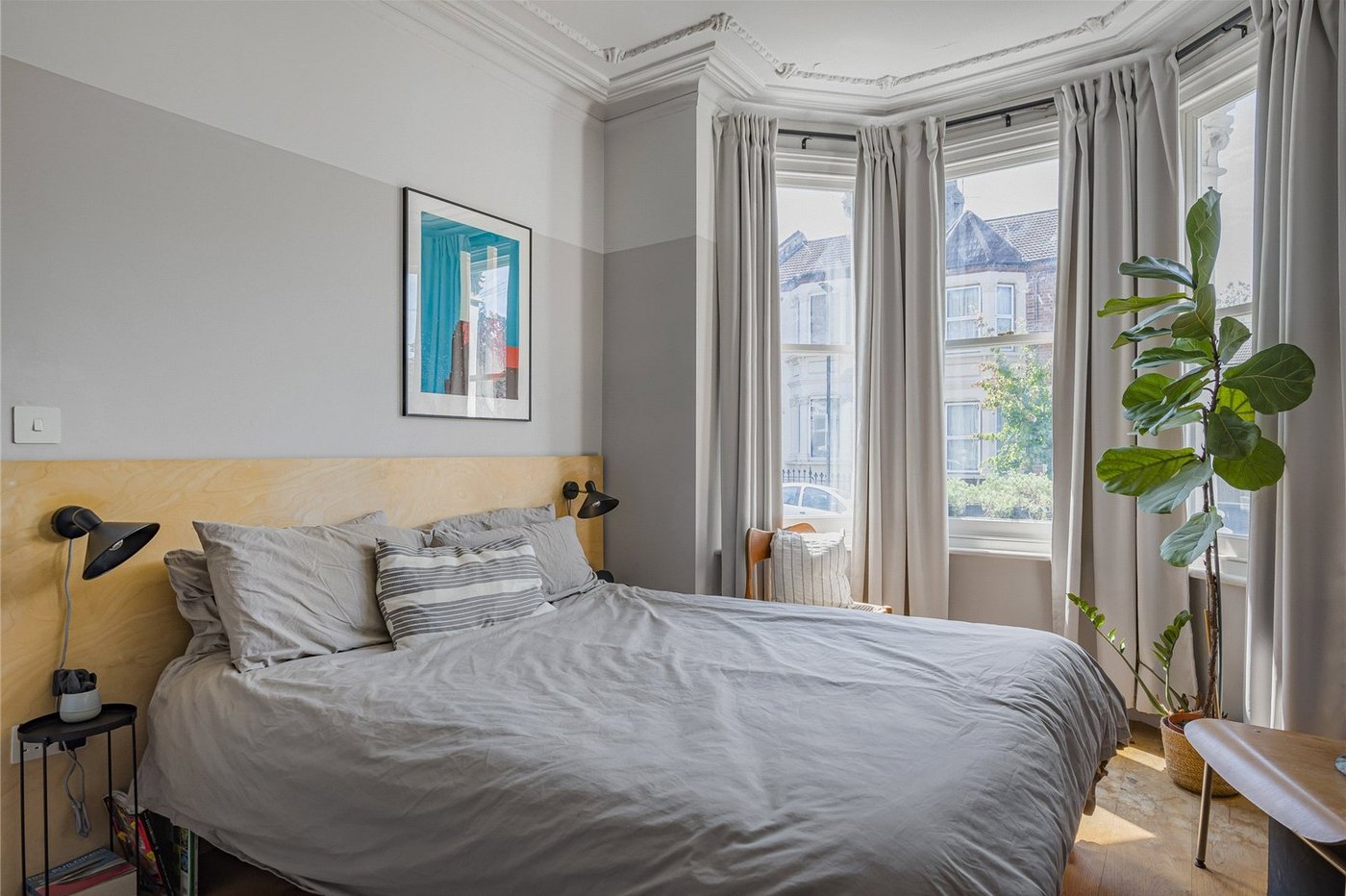 2 bedroom property for sale in Plumstead Common | Robinson Jackson