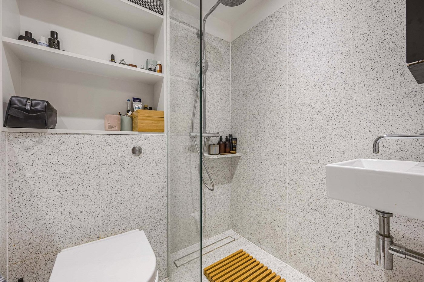 2 bedroom property for sale in Plumstead Common | Robinson Jackson