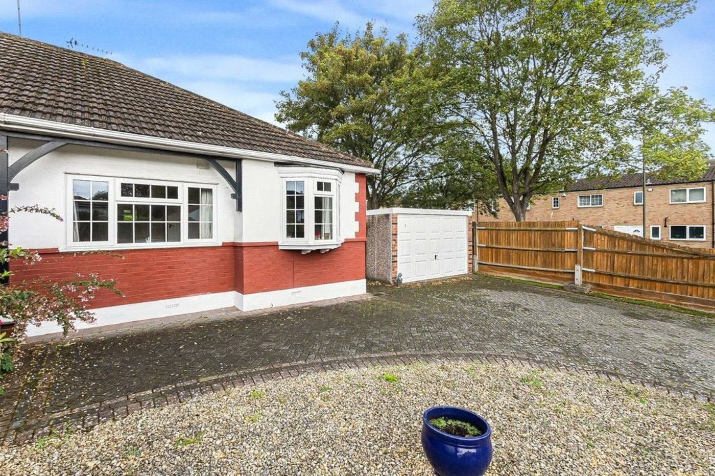 2 bedroom bungalow for sale in Orpington | Robinson Jackson