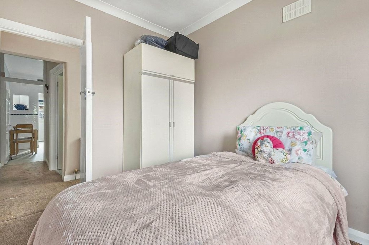 2 bedroom bungalow for sale in Orpington | Robinson Jackson