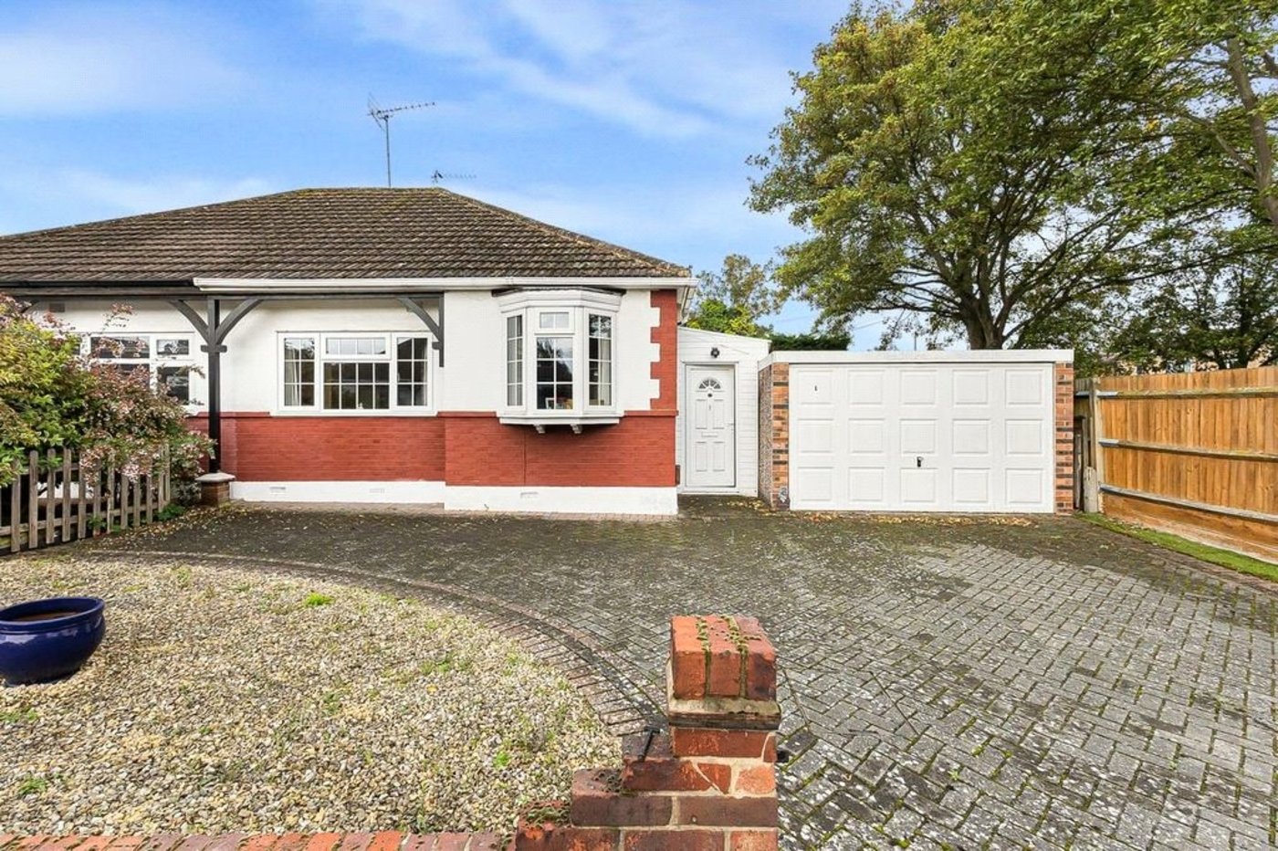 2 bedroom bungalow for sale in Orpington | Robinson Jackson