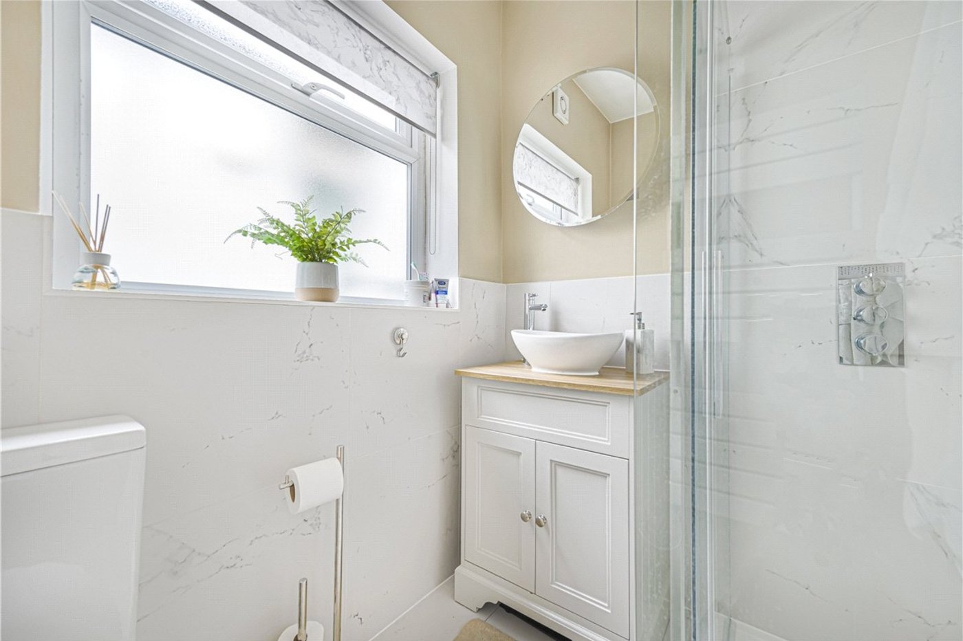 2 bedroom bungalow for sale in Orpington | Robinson Jackson