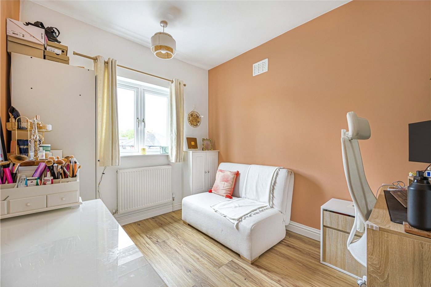 2 bedroom bungalow for sale in Orpington | Robinson Jackson