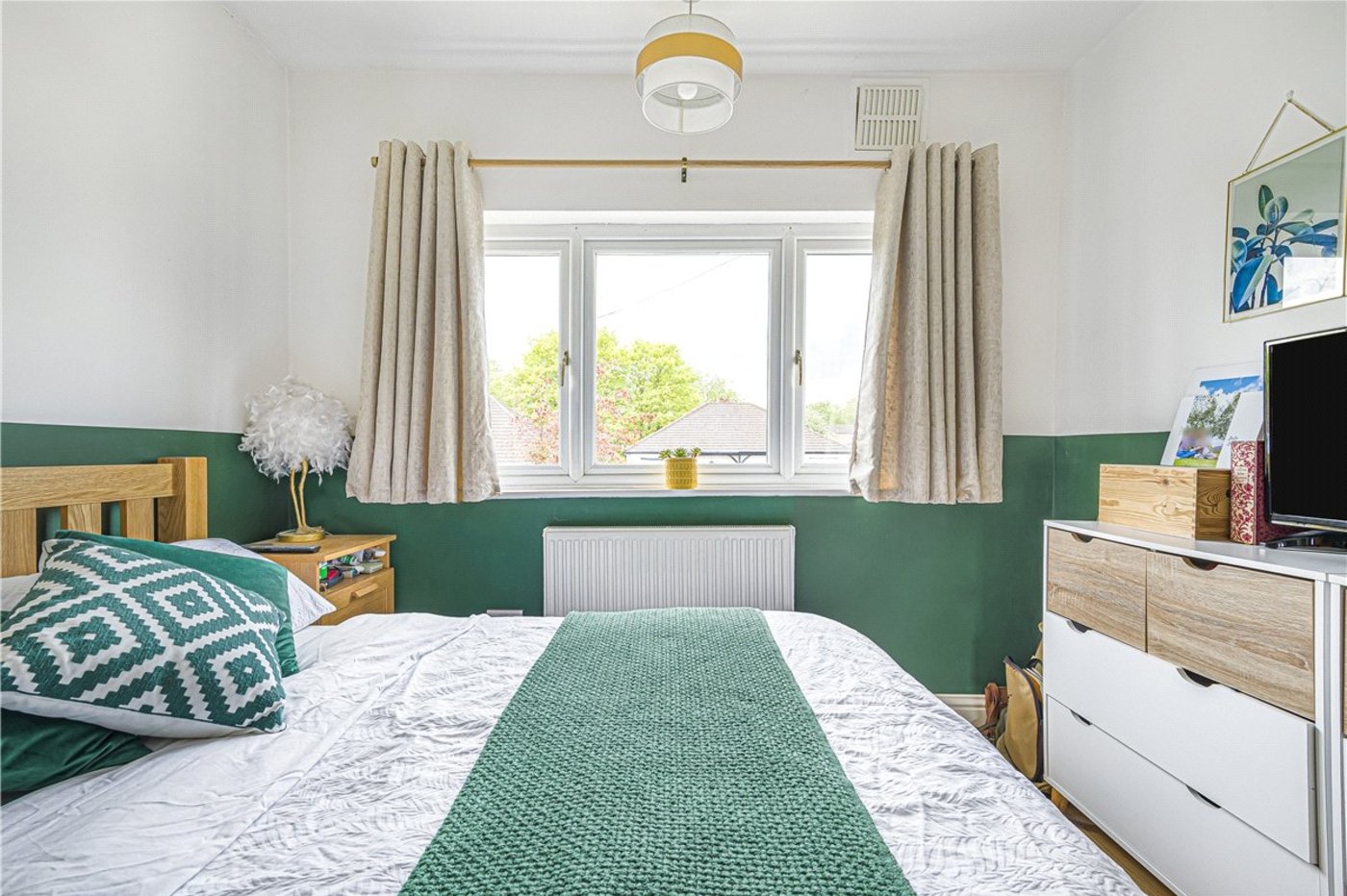 2 bedroom bungalow for sale in Orpington | Robinson Jackson
