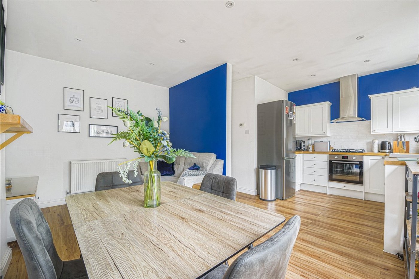 2 bedroom bungalow for sale in Orpington | Robinson Jackson