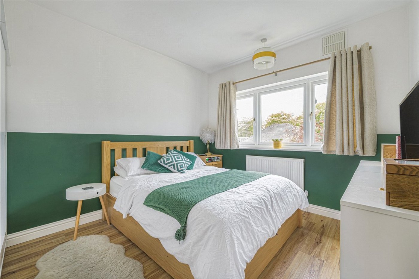 2 bedroom bungalow for sale in Orpington | Robinson Jackson