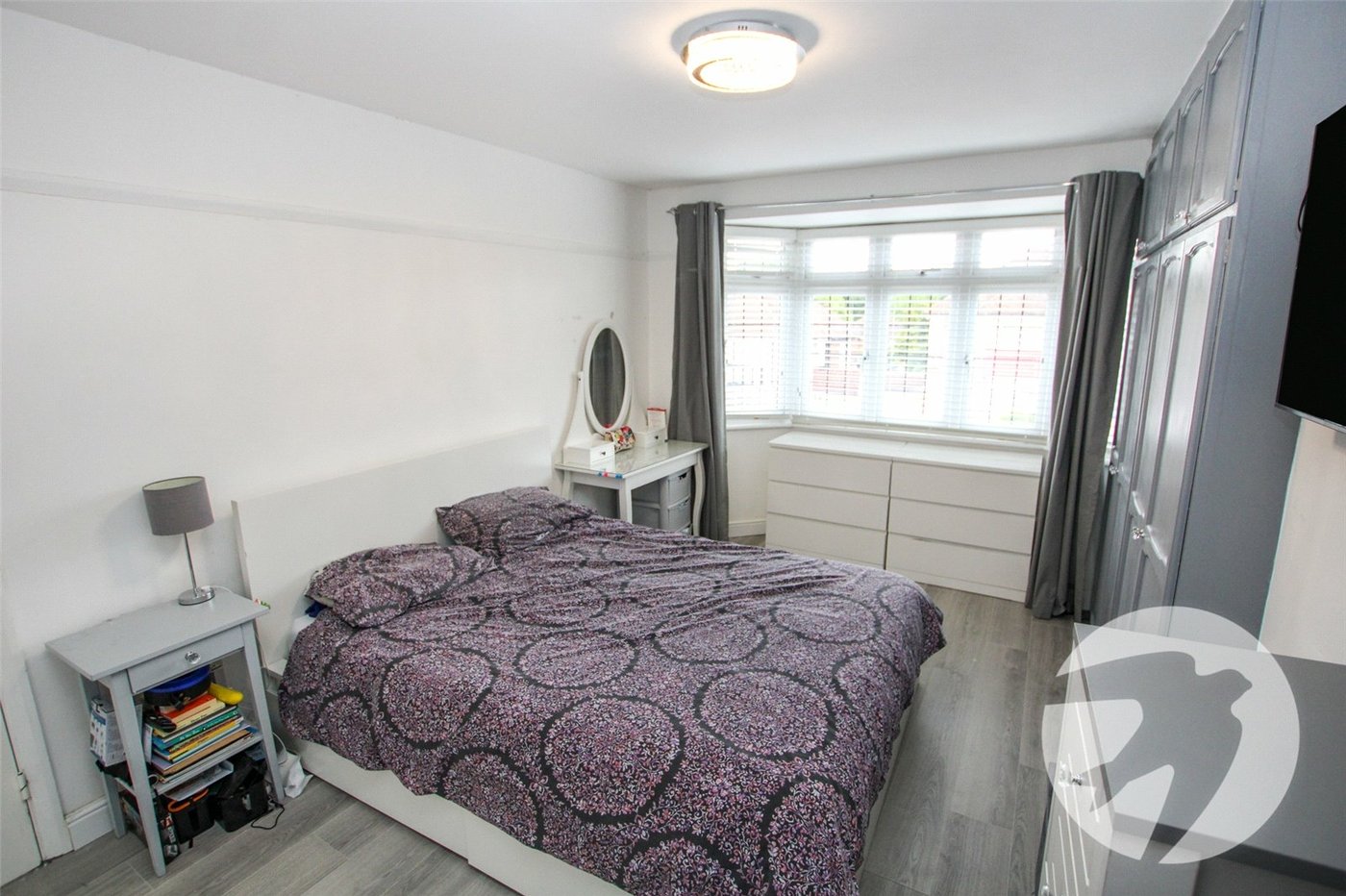 3 bedroom house for sale in London | Robinson Jackson