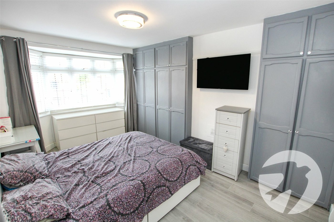 3 bedroom house for sale in London | Robinson Jackson