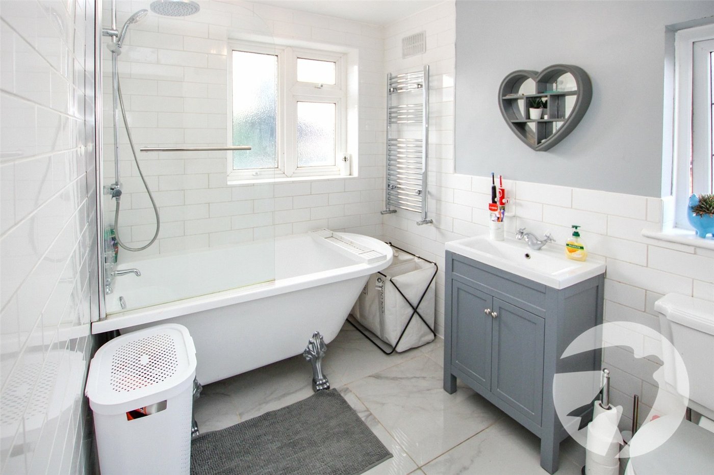 3 bedroom house for sale in London | Robinson Jackson