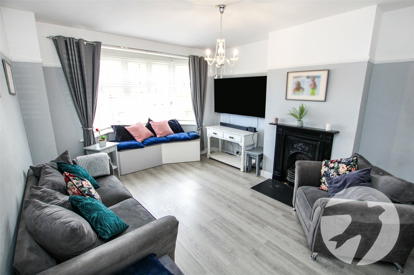 3 bedroom house for sale in London | Robinson Jackson