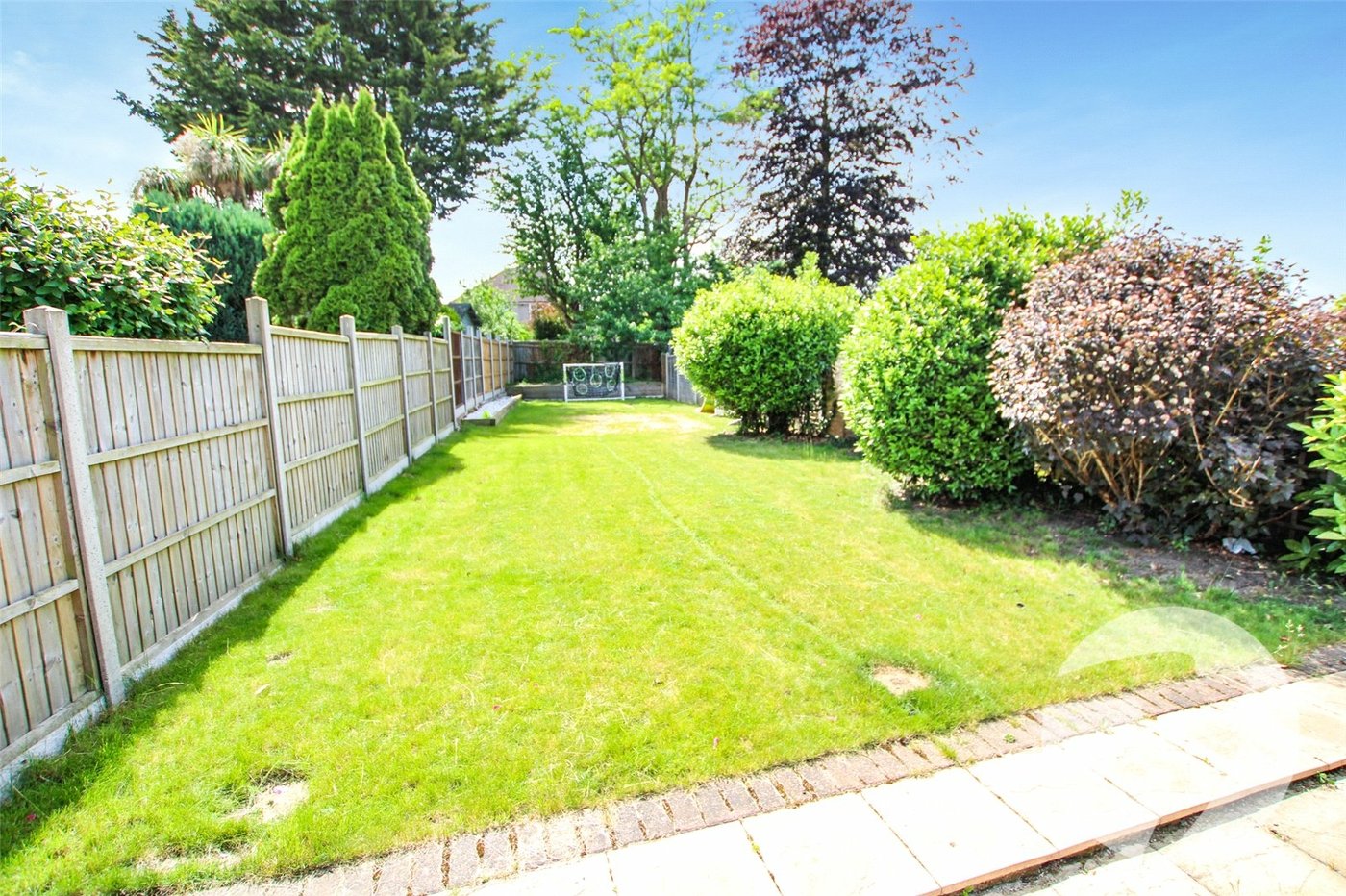 3 bedroom house for sale in London | Robinson Jackson