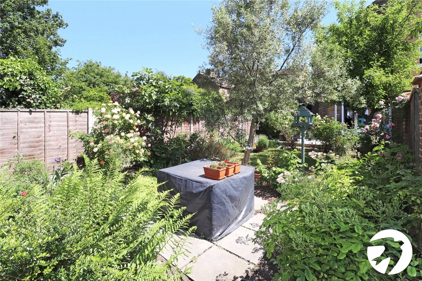 3 bedroom house for sale in London | Robinson Jackson