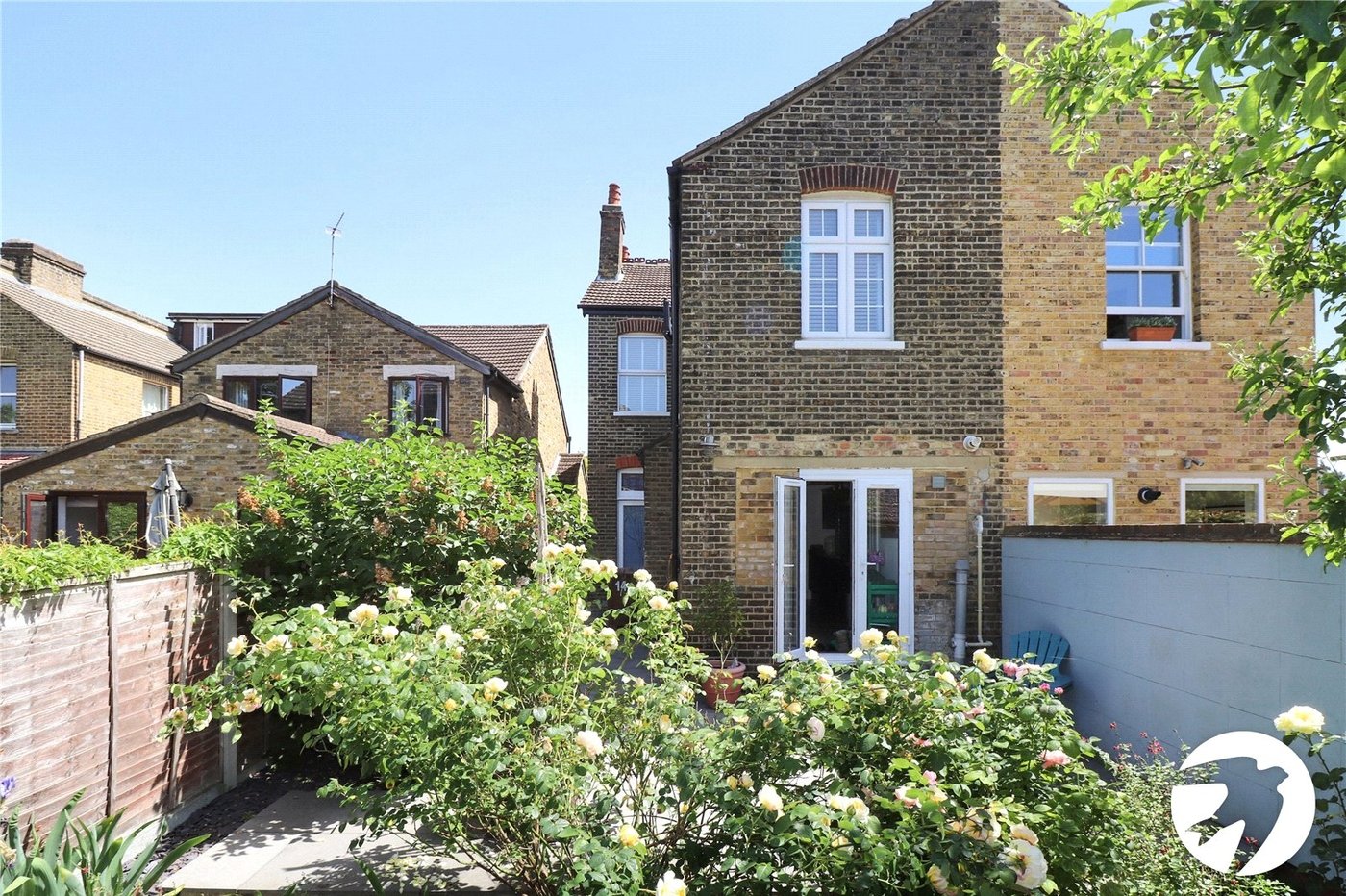 3 bedroom house for sale in London | Robinson Jackson