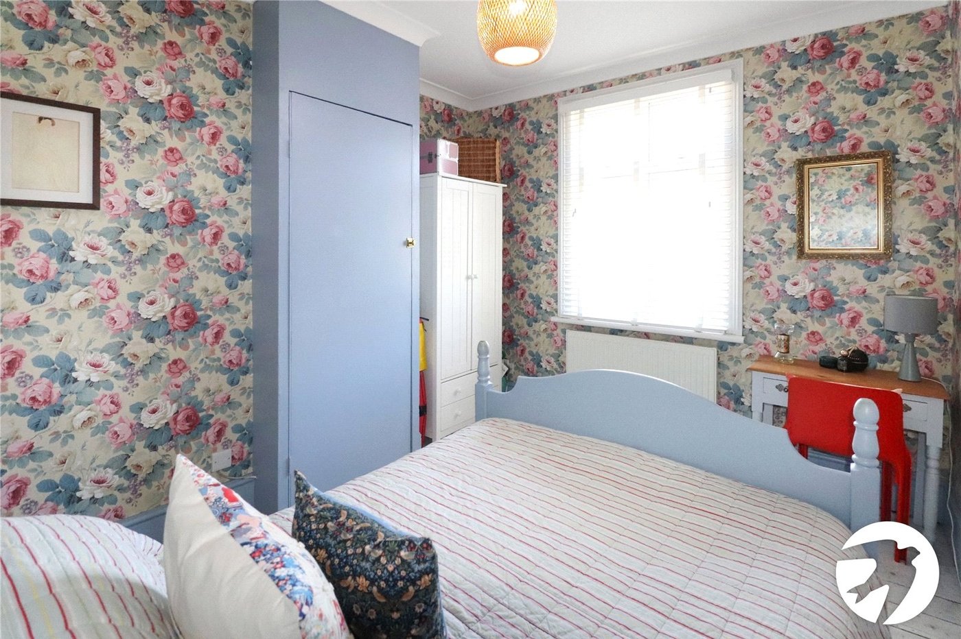 3 bedroom house for sale in London | Robinson Jackson