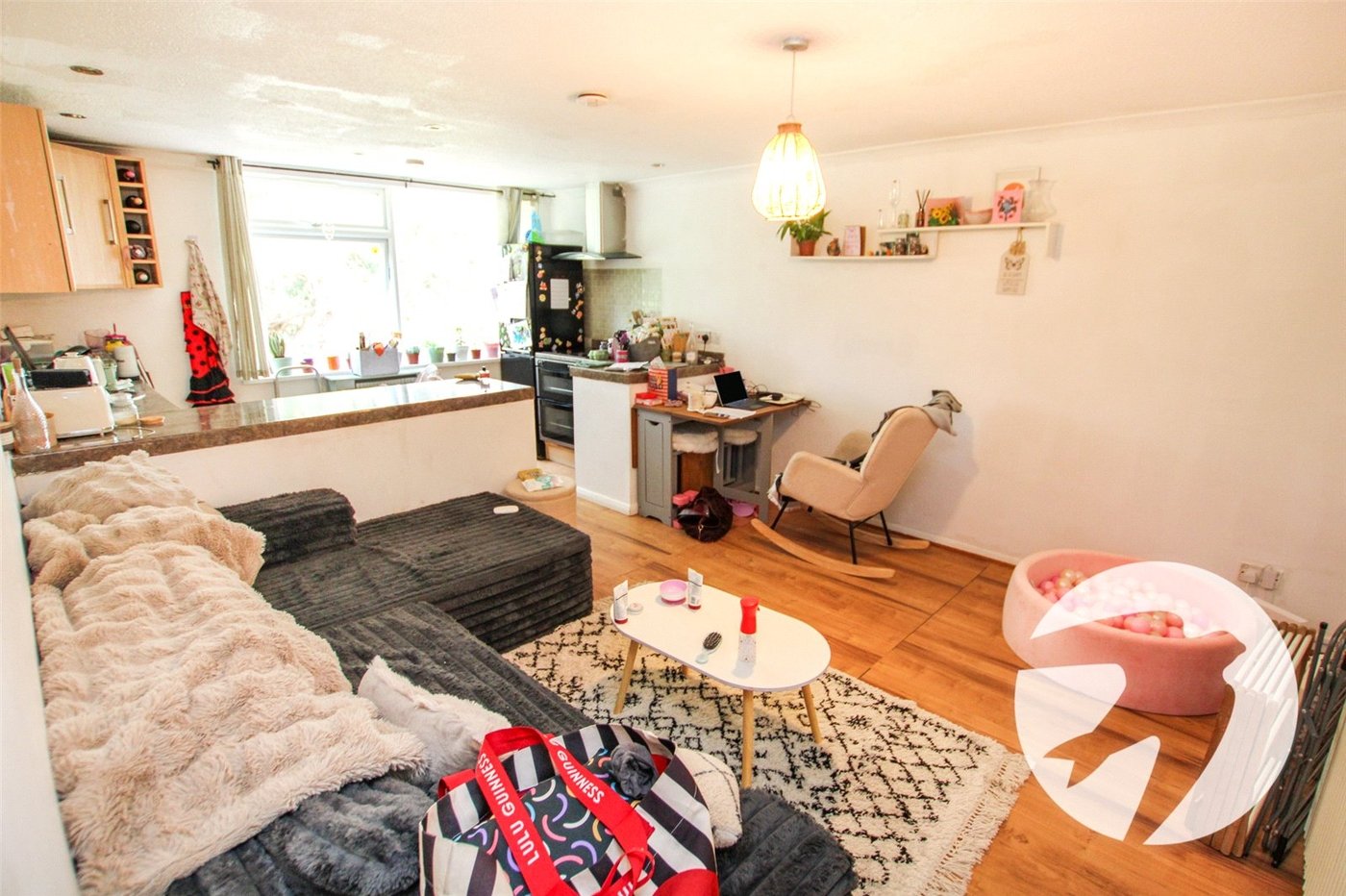 2 bedroom property for sale in London | Robinson Jackson