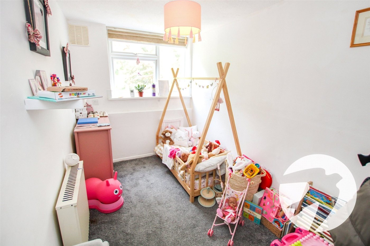 2 bedroom property for sale in London | Robinson Jackson