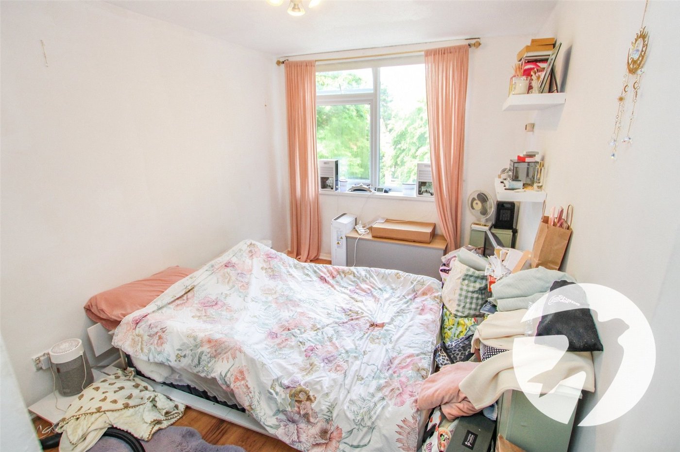 2 bedroom property for sale in London | Robinson Jackson