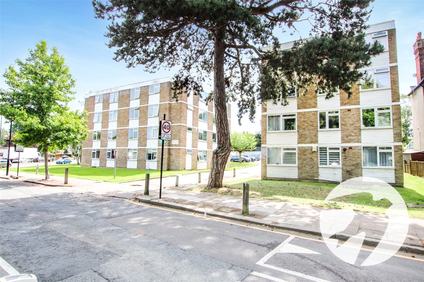 2 bedroom property for sale in London | Robinson Jackson