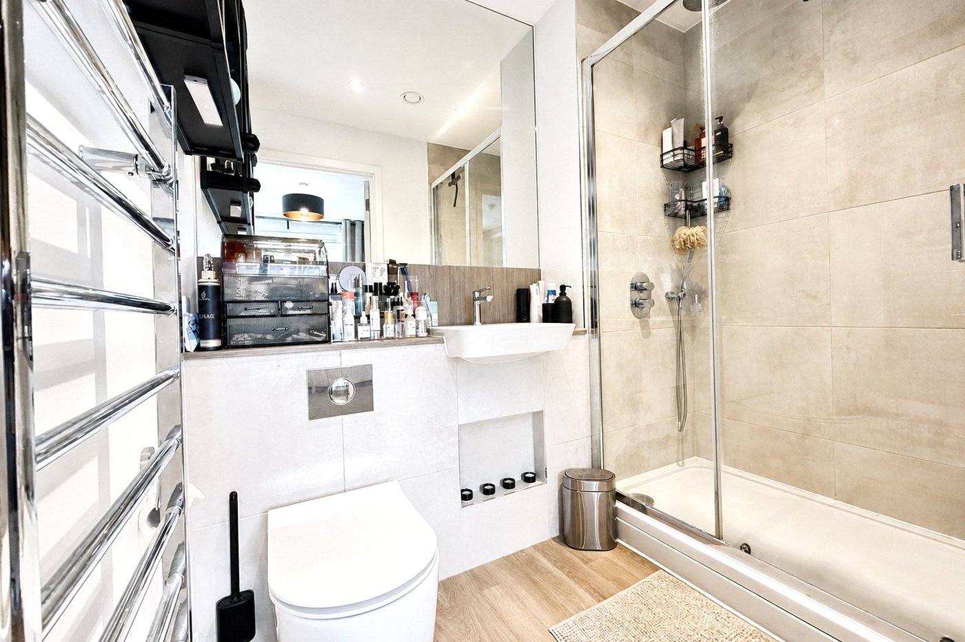 2 bedroom property for sale in London | Robinson Jackson