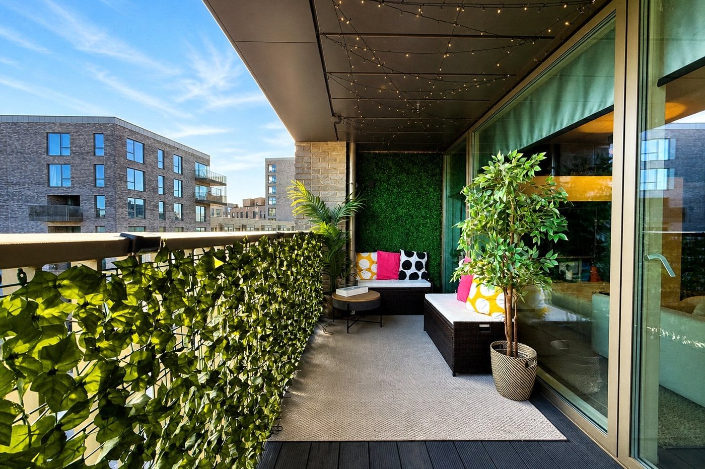 2 bedroom property for sale in London | Robinson Jackson