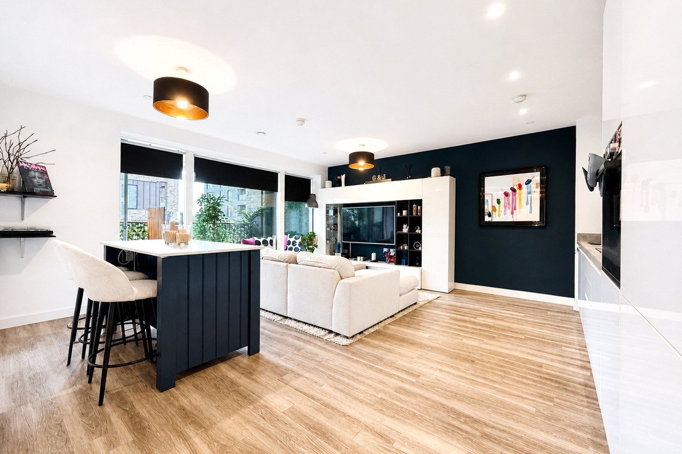 2 bedroom property for sale in London | Robinson Jackson