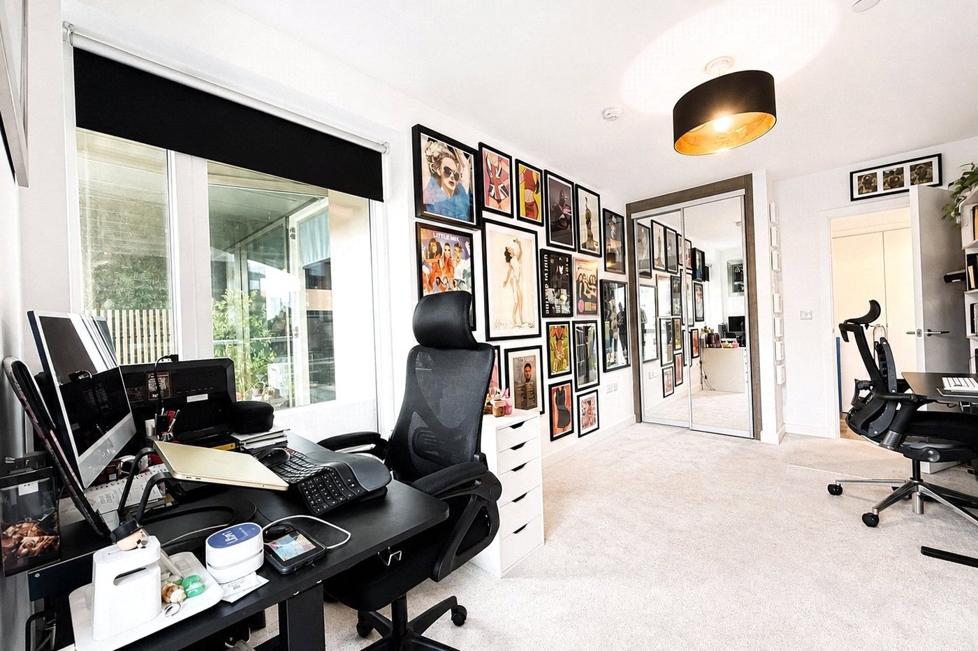 2 bedroom property for sale in London | Robinson Jackson