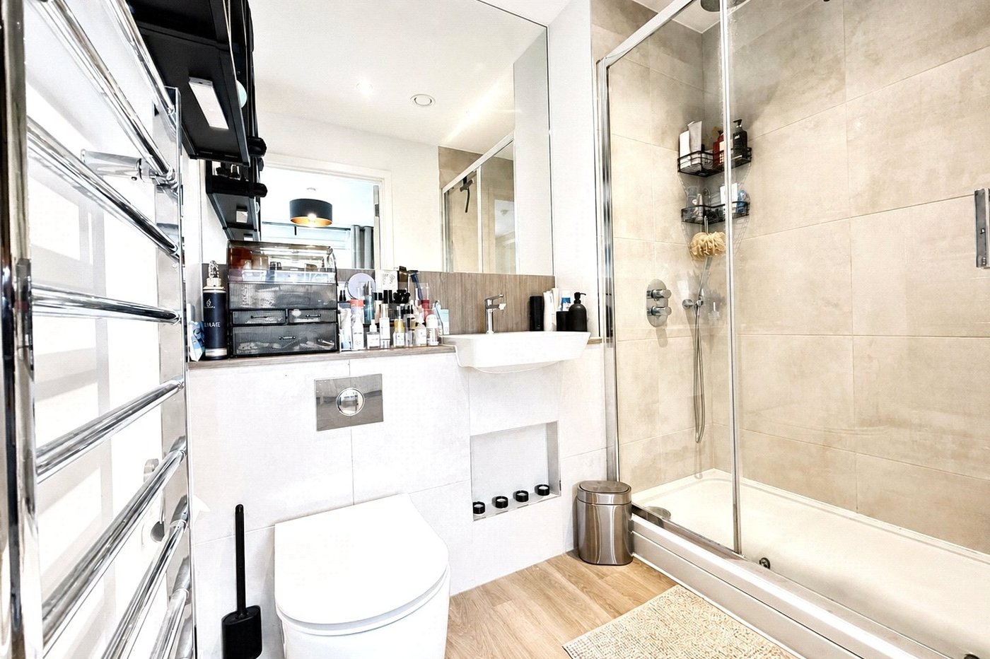 2 bedroom property for sale in London | Robinson Jackson