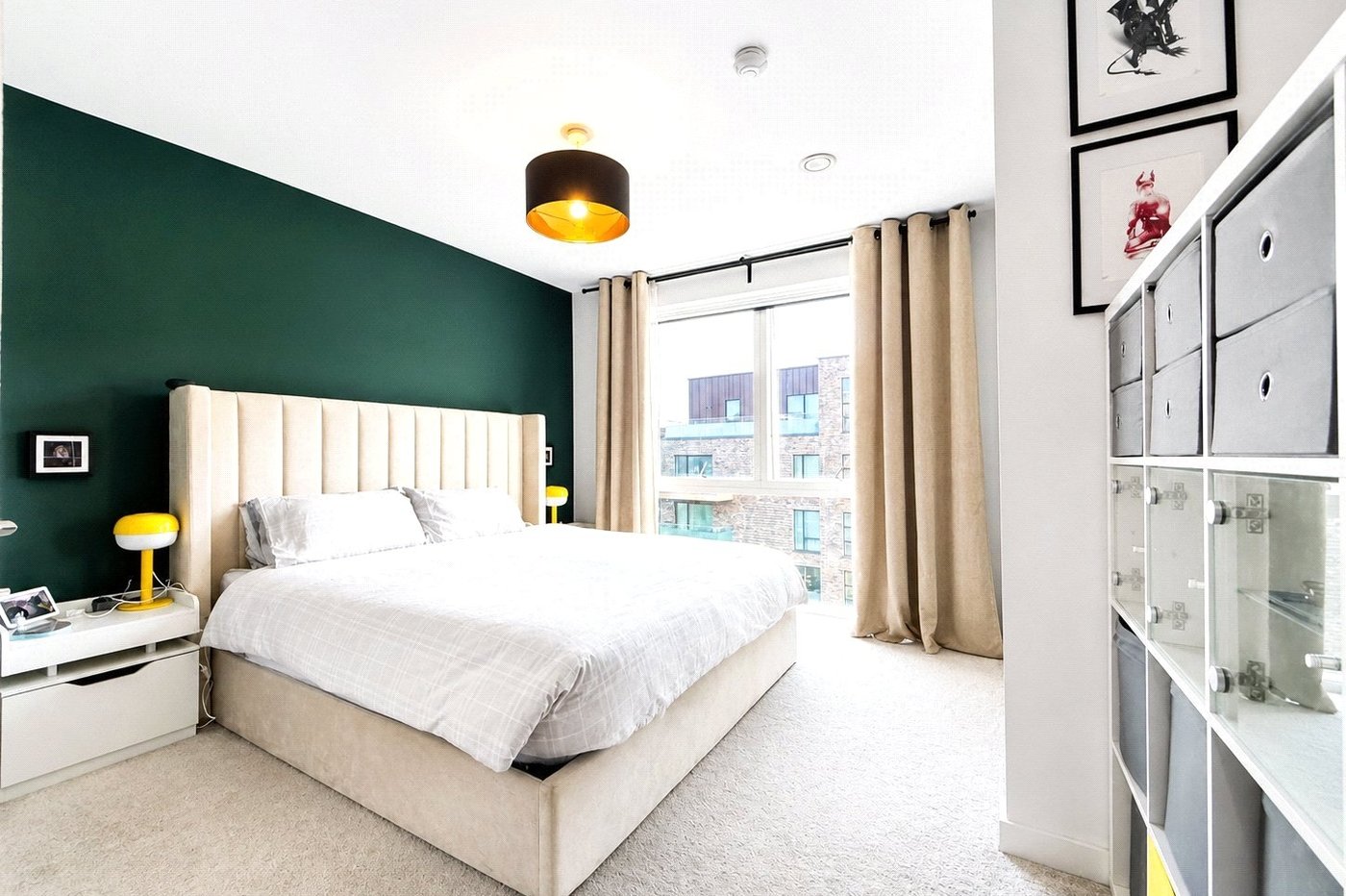 2 bedroom property for sale in London | Robinson Jackson