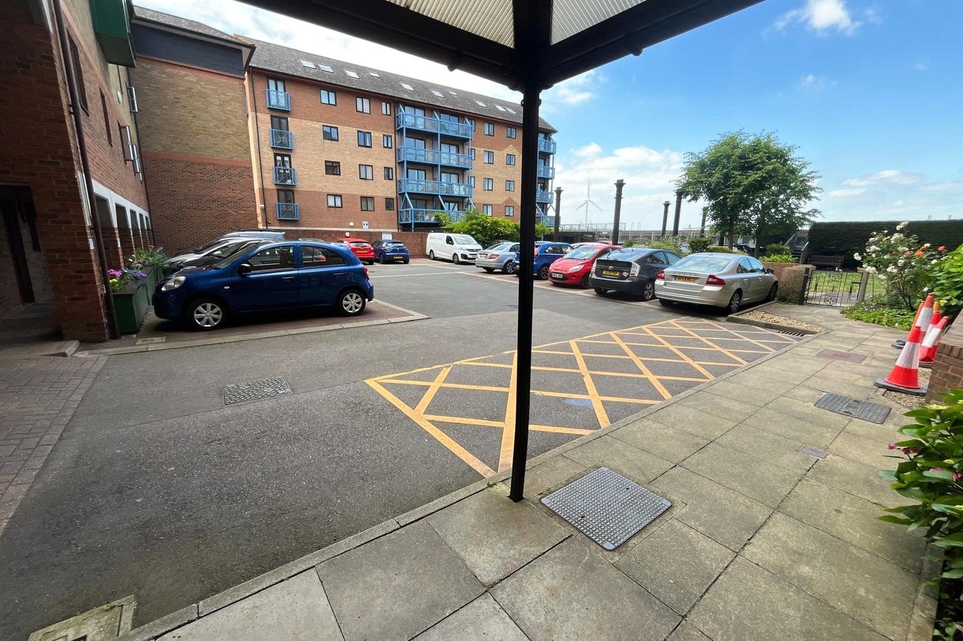 2 bedroom property for sale in Gravesend | Robinson Michael & Jackson