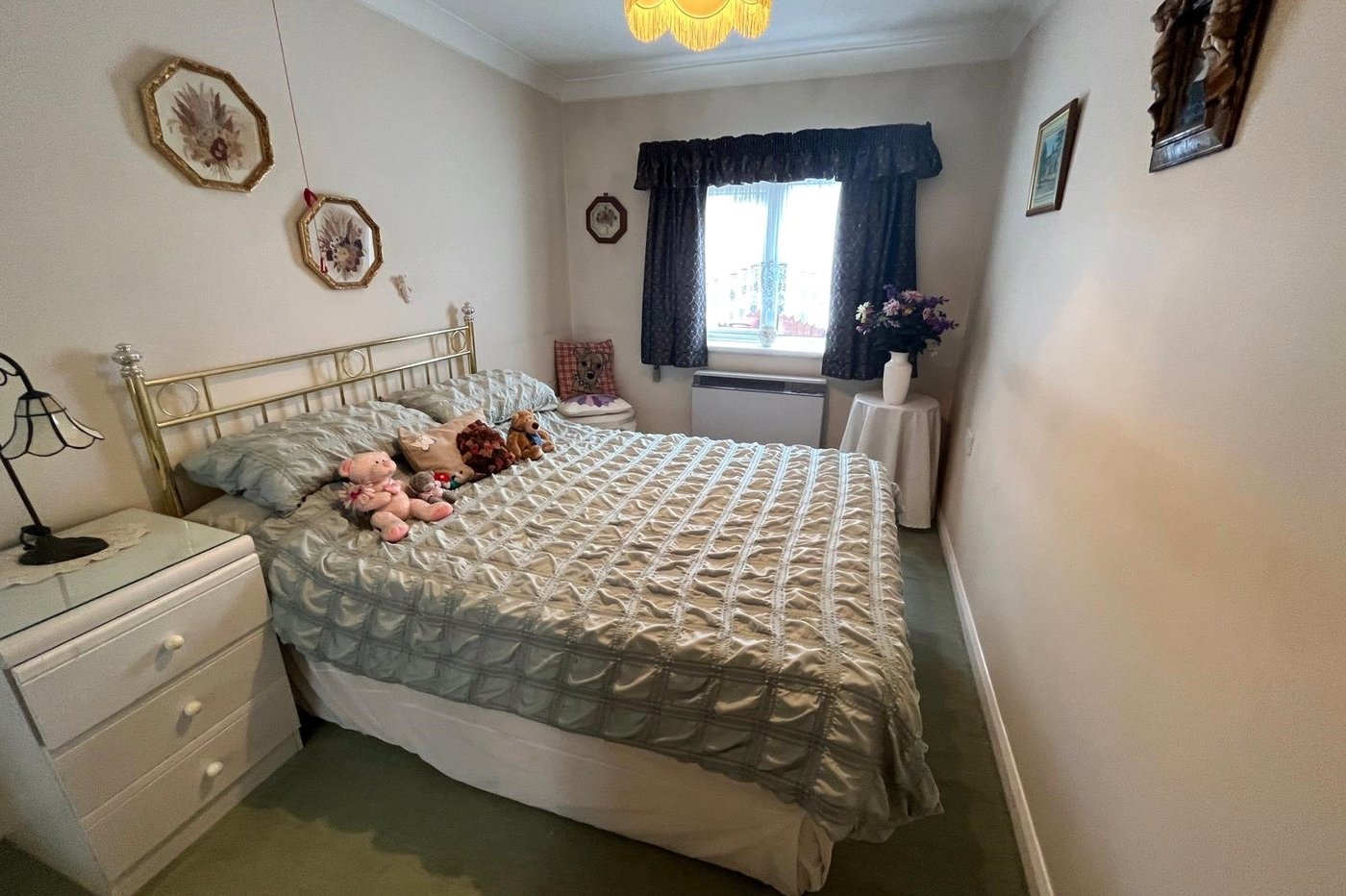 2 bedroom property for sale in Gravesend | Robinson Michael & Jackson