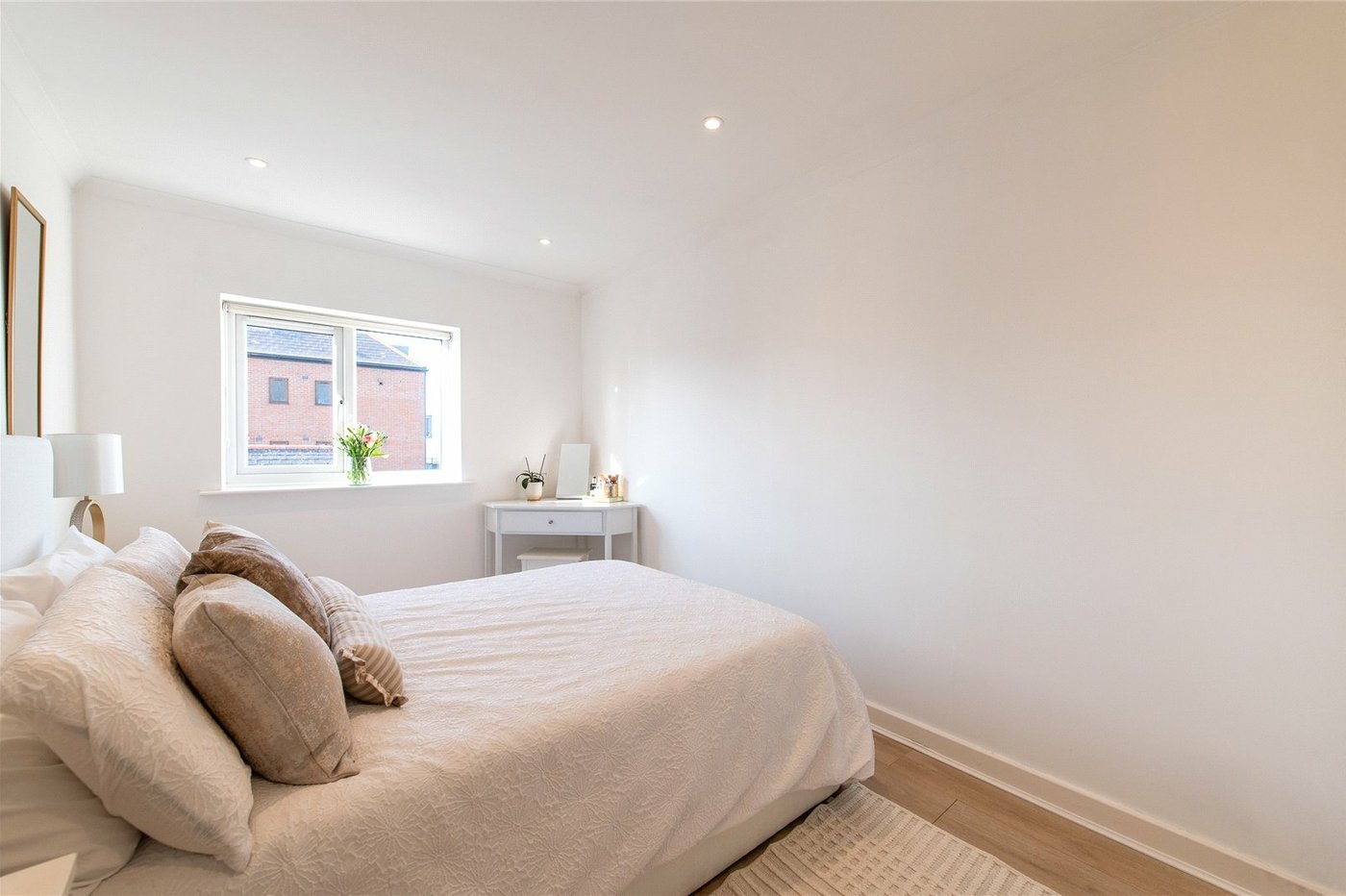 1 bedroom property for sale in Gravesend | Robinson Michael & Jackson