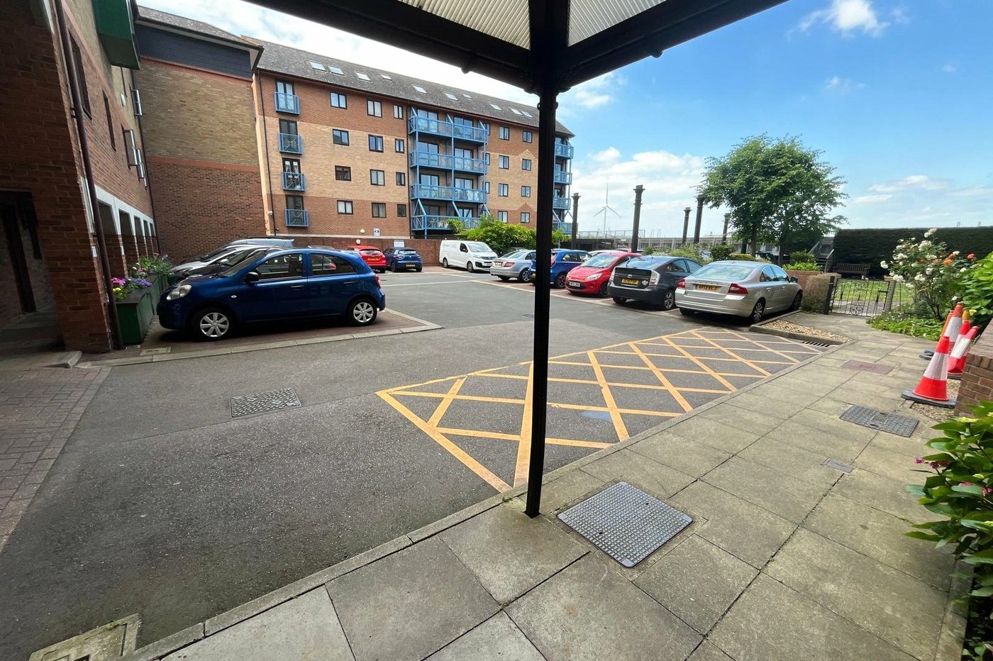 1 bedroom property for sale in Gravesend | Robinson Michael & Jackson