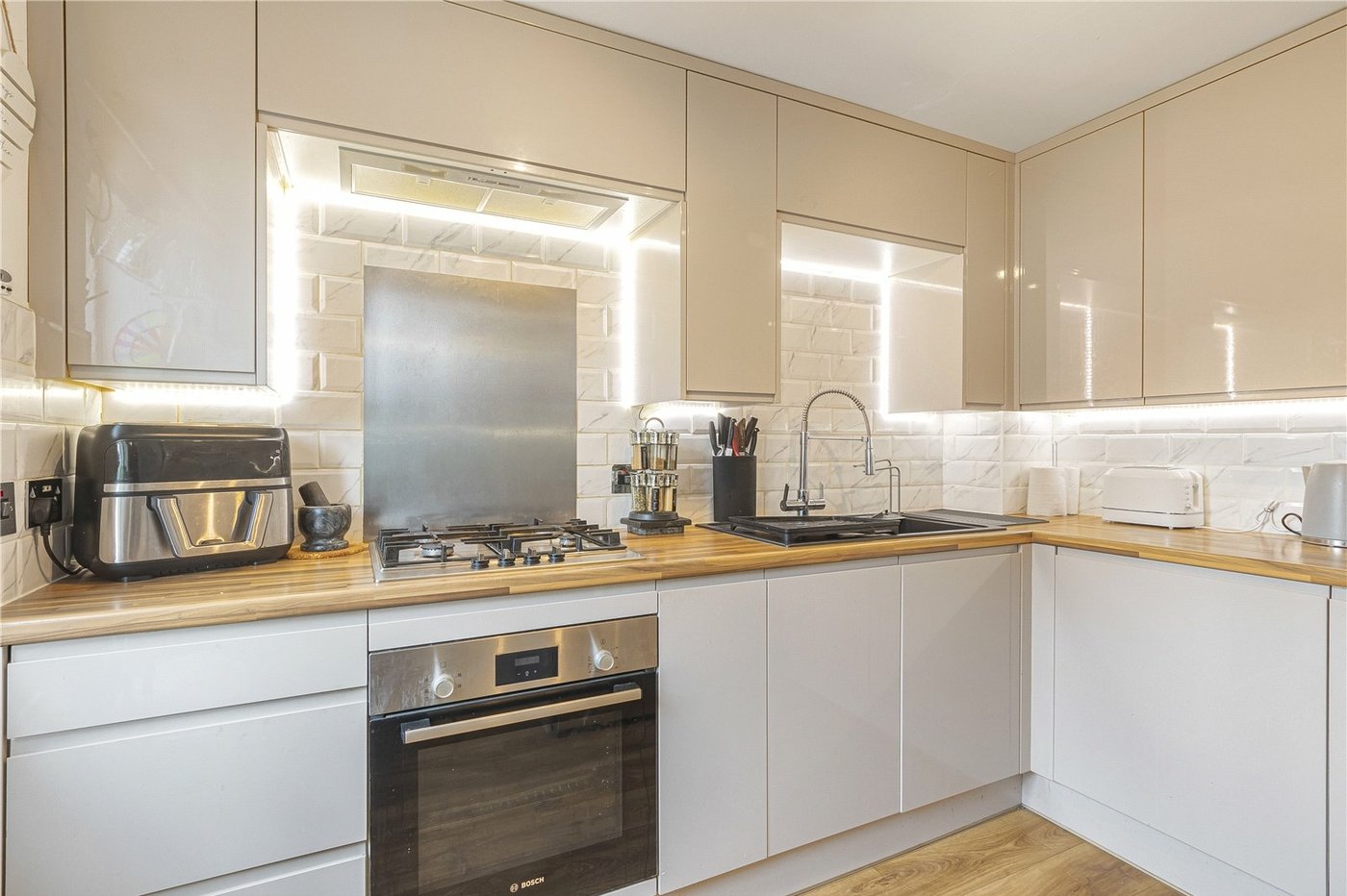 2 bedroom property for sale in Gravesend | Robinson Michael & Jackson