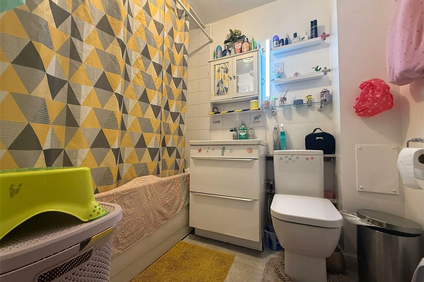 2 bedroom property for sale in Gravesend | Robinson Michael & Jackson