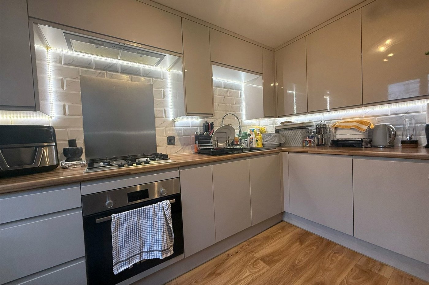 2 bedroom property for sale in Gravesend | Robinson Michael & Jackson